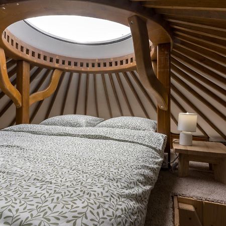 Gorski Glamping - Caloroczne Jurty Z Widokiem Tylmanowa Екстериор снимка