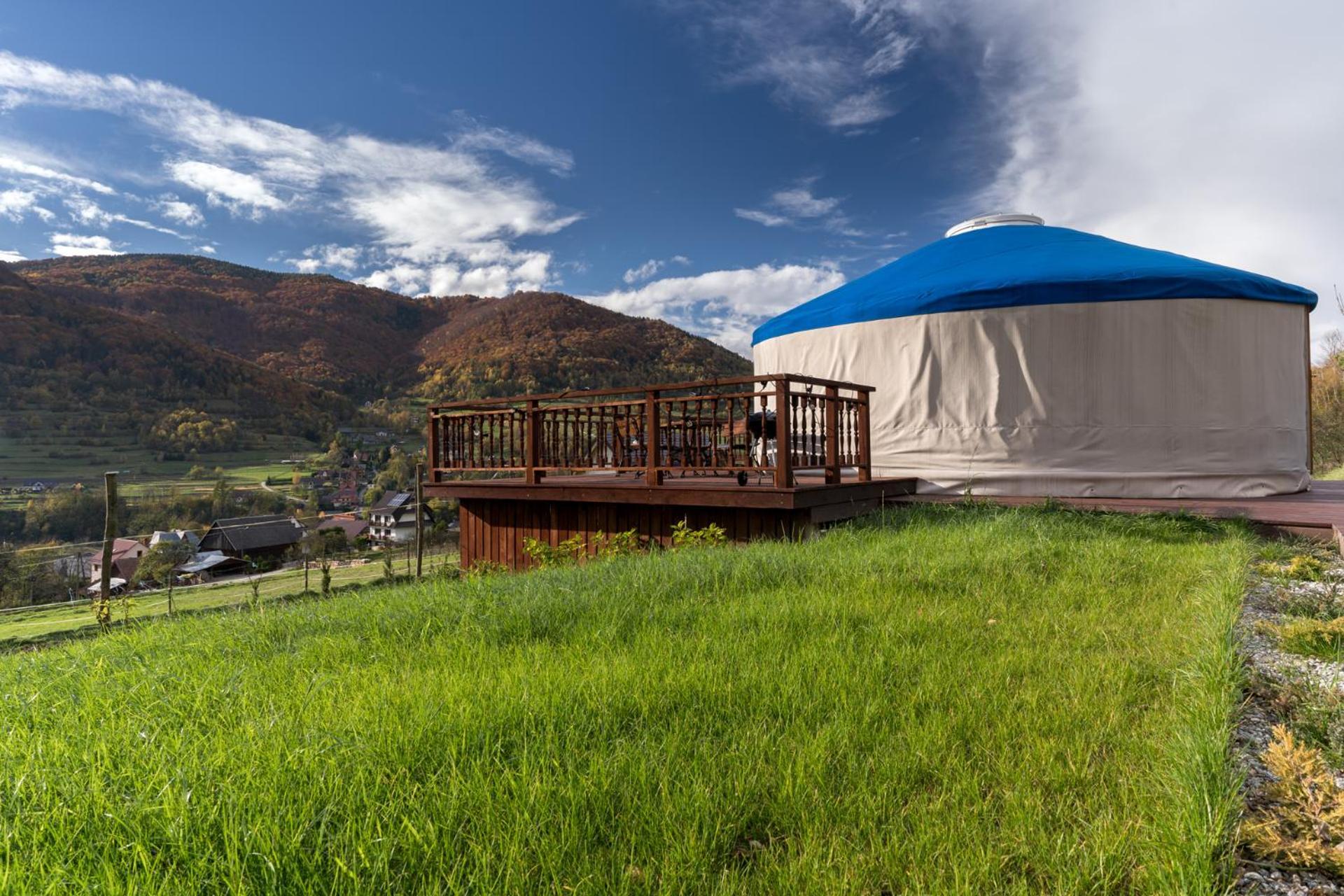 Gorski Glamping - Caloroczne Jurty Z Widokiem Tylmanowa Екстериор снимка
