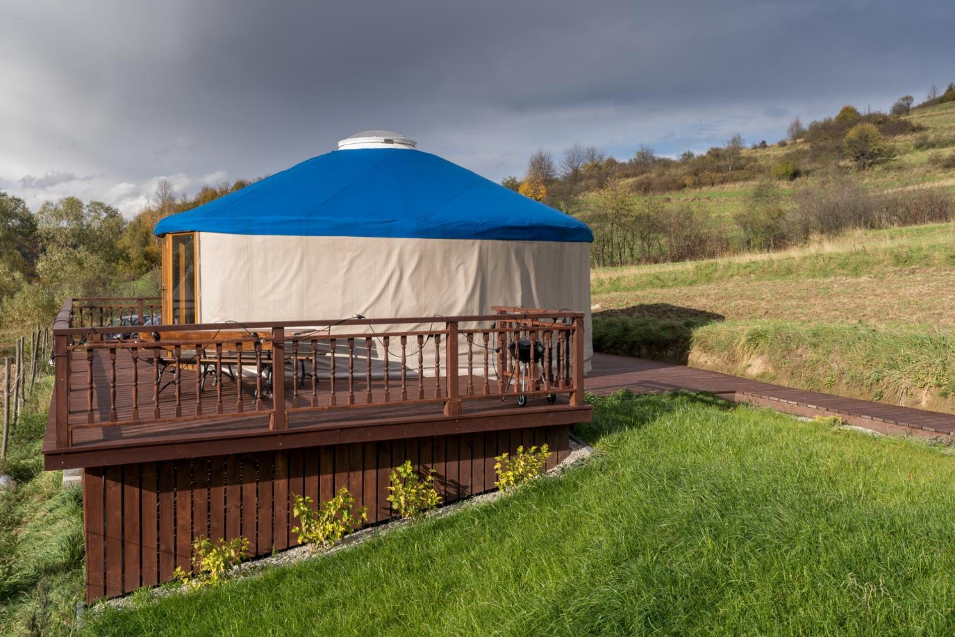 Gorski Glamping - Caloroczne Jurty Z Widokiem Tylmanowa Екстериор снимка